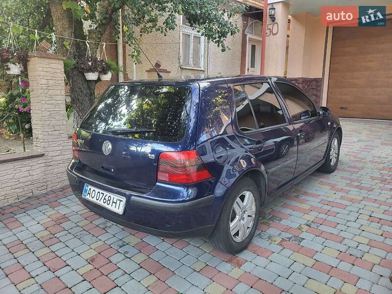 Хетчбек Volkswagen Golf 2000 в Іршаві