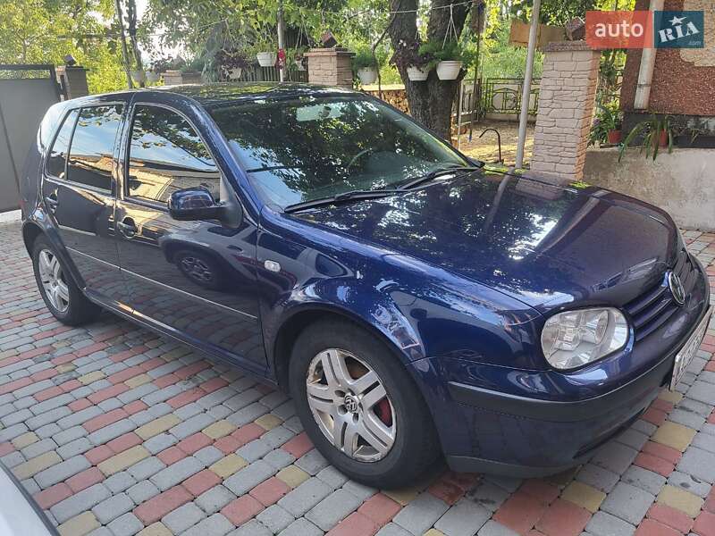 Хетчбек Volkswagen Golf 2000 в Іршаві