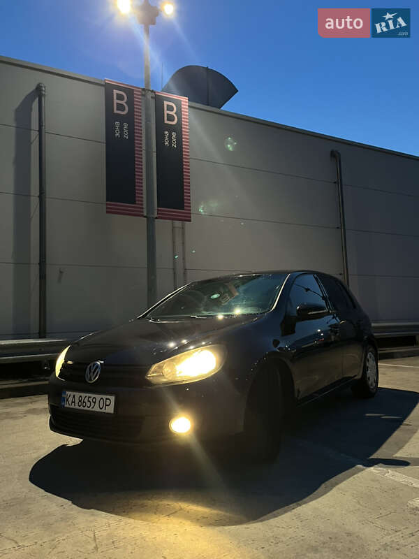 Хетчбек Volkswagen Golf 2011 в Києві