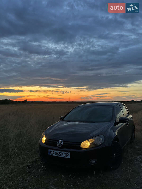 Хетчбек Volkswagen Golf 2011 в Києві