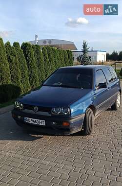 Хэтчбек Volkswagen Golf 1994 в Ровно