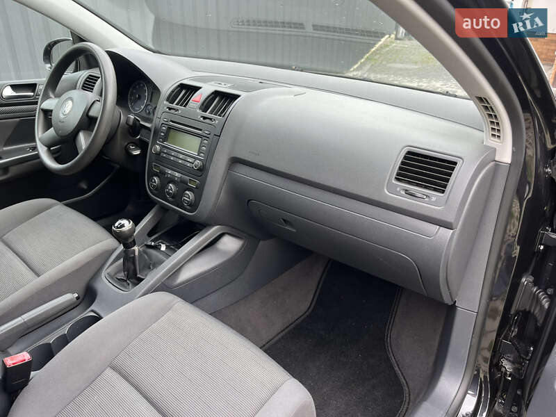 Хэтчбек Volkswagen Golf 2004 в Звягеле фото 29 Хэтчбек Volkswagen Golf 2004 в Звягеле