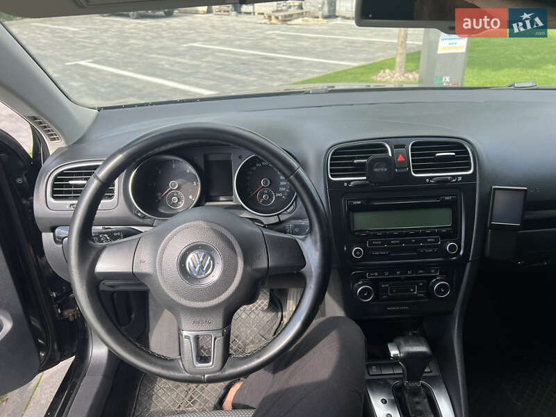 Універсал Volkswagen Golf 2010 в Луцьку