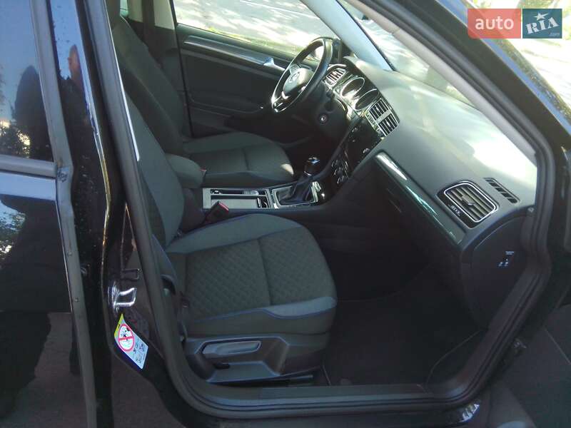 Універсал Volkswagen Golf 2018 в Калуші