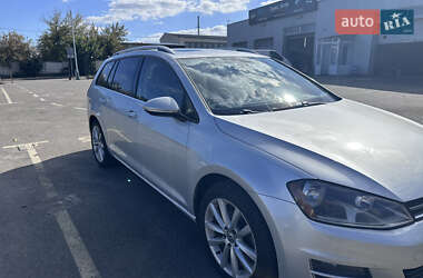 Универсал Volkswagen Golf 2015 в Киеве