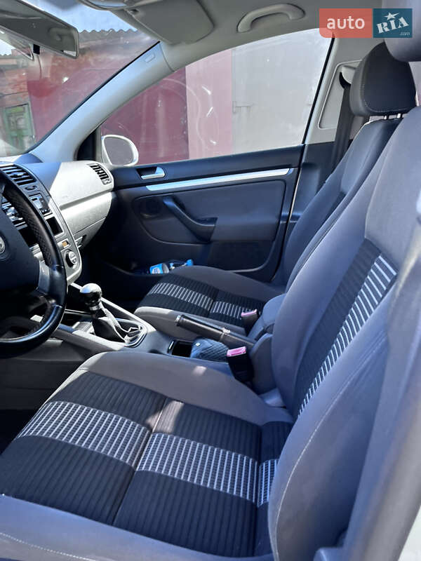 Хэтчбек Volkswagen Golf 2007 в Дрогобыче