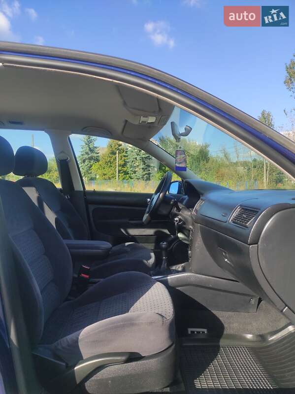 Хэтчбек Volkswagen Golf 2000 в Тернополе