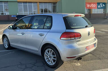 Хэтчбек Volkswagen Golf 2010 в Луцке