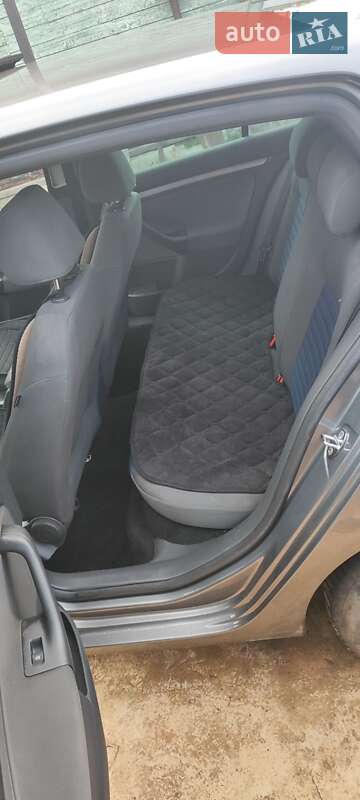 Хэтчбек Volkswagen Golf 2007 в Сновске