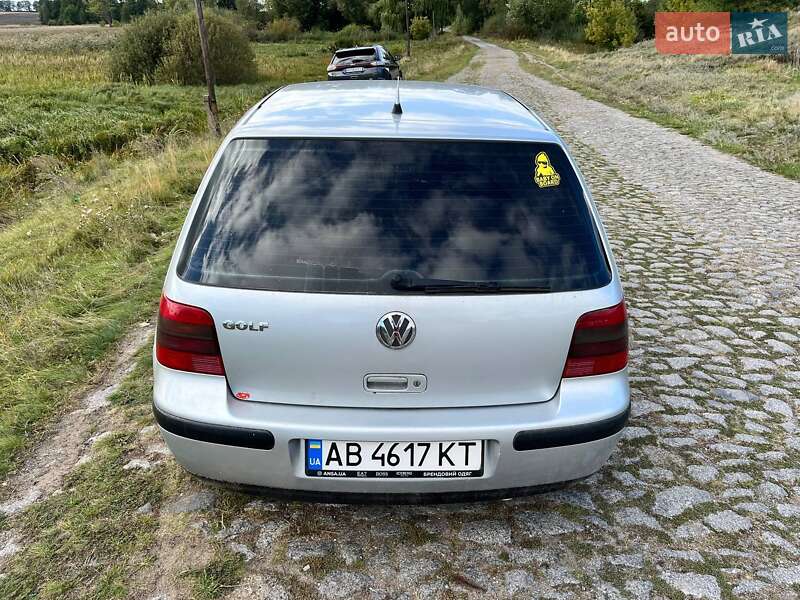 Хэтчбек Volkswagen Golf 2001 в Житомире