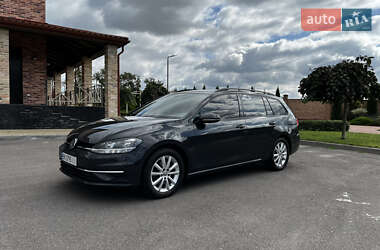 Универсал Volkswagen Golf 2017 в Ровно