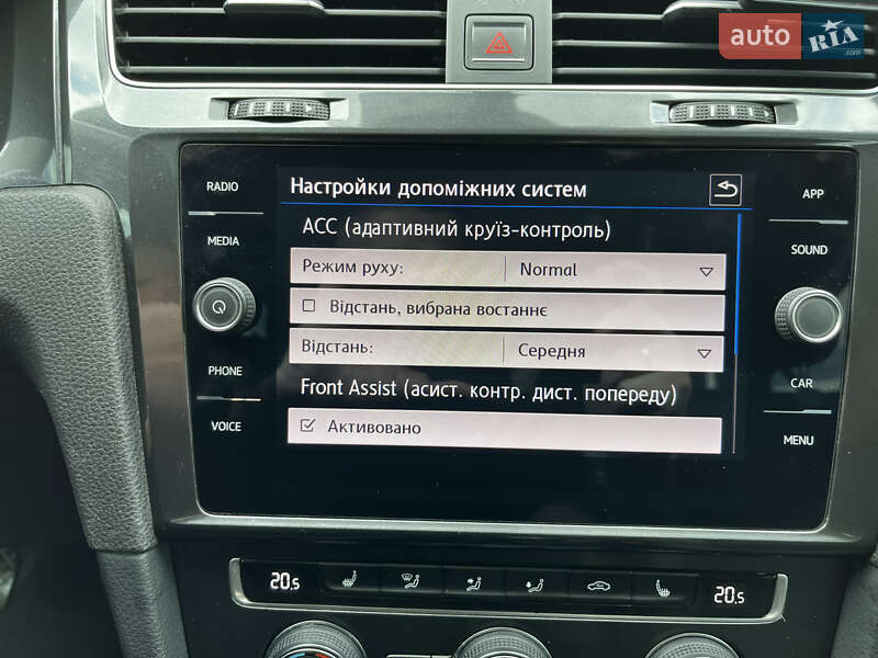 Универсал Volkswagen Golf 2017 в Ровно