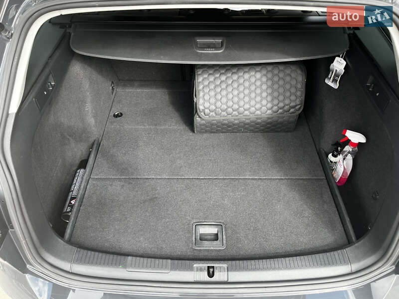 Универсал Volkswagen Golf 2017 в Ровно