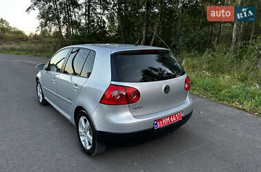 Хетчбек Volkswagen Golf 2008 в 