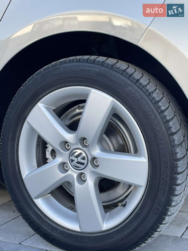 Хэтчбек Volkswagen Golf 2010 в Виноградове