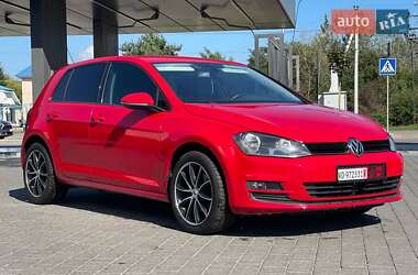 Хетчбек Volkswagen Golf 2016 в Ужгороді