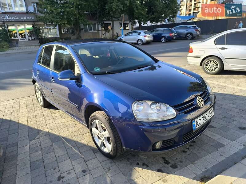 Хэтчбек Volkswagen Golf 2007 в Ужгороде