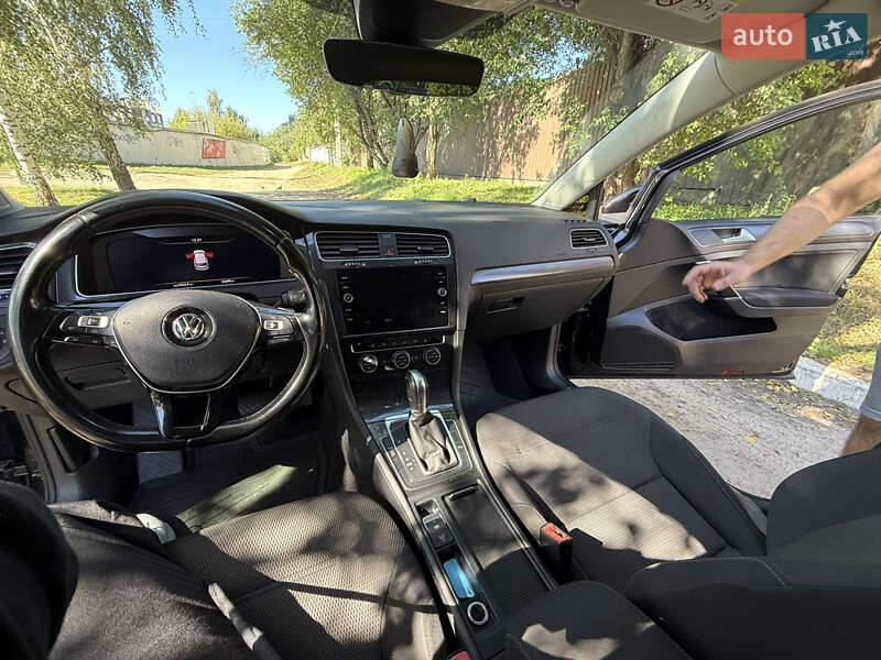 Хэтчбек Volkswagen Golf 2017 в Киеве фото 9 Хэтчбек Volkswagen Golf 2017 в Киеве