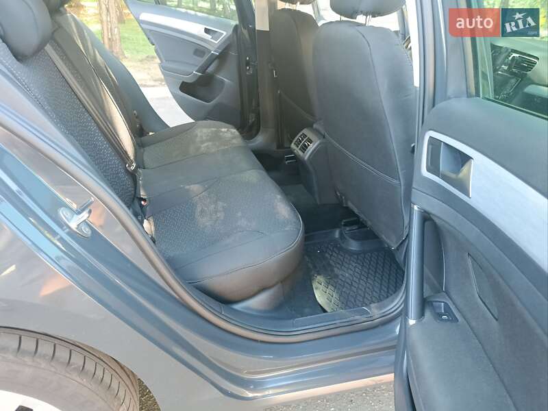 Універсал Volkswagen Golf 2014 в Києві