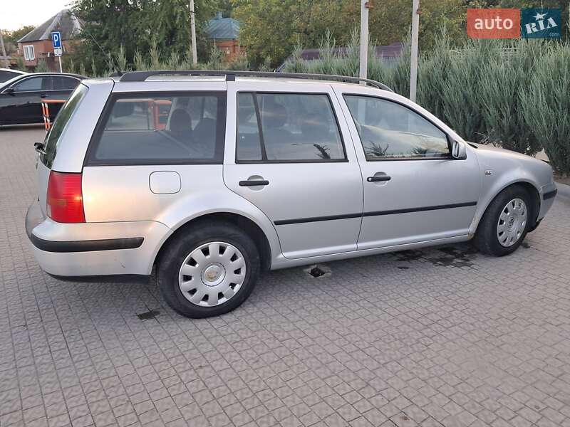 Универсал Volkswagen Golf 2001 в Полтаве
