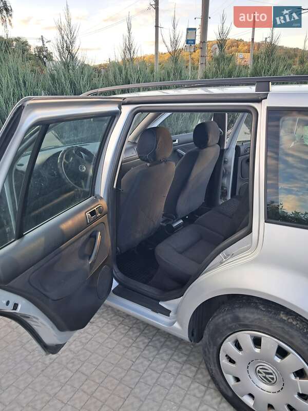 Универсал Volkswagen Golf 2001 в Полтаве