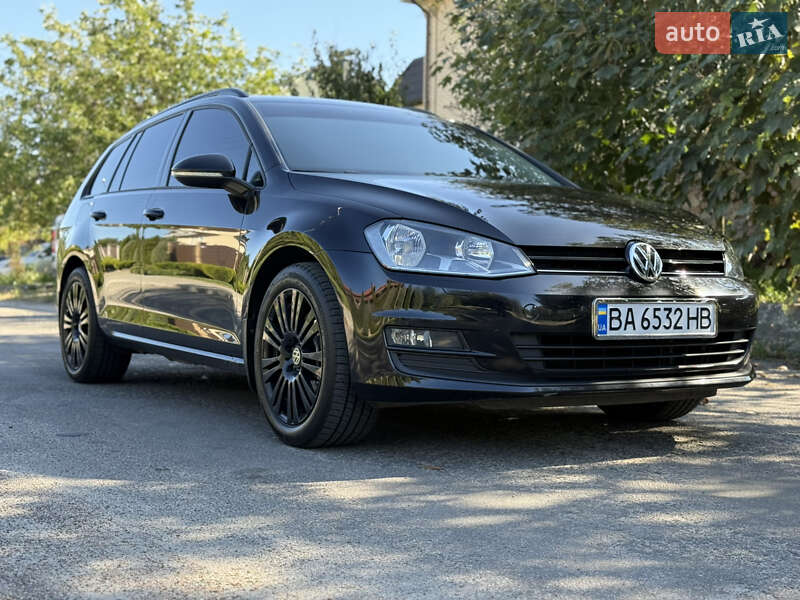 Универсал Volkswagen Golf 2014 в Киеве