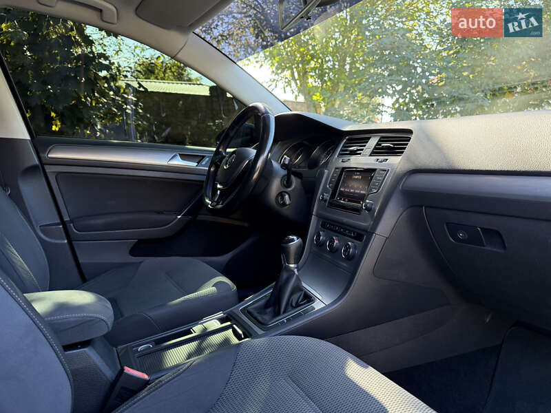 Универсал Volkswagen Golf 2014 в Киеве