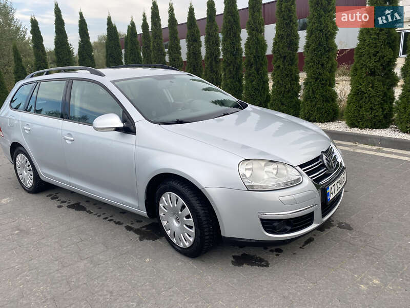 Універсал Volkswagen Golf 2008 в Надвірній