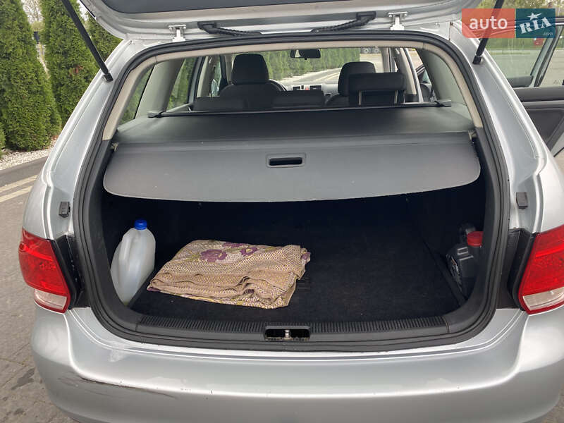 Універсал Volkswagen Golf 2008 в Надвірній