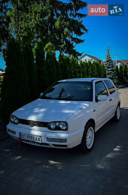 Хэтчбек Volkswagen Golf 1992 в Городке