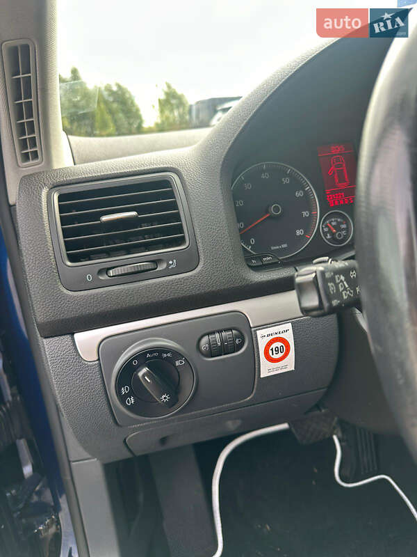 Хетчбек Volkswagen Golf 2009 в Сумах