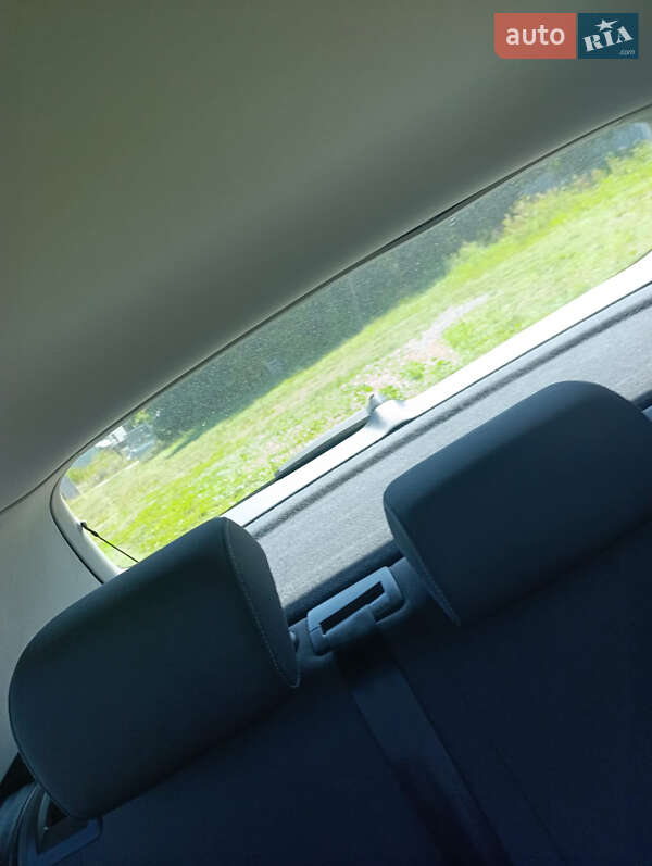 Хетчбек Volkswagen Golf 2009 в Сумах