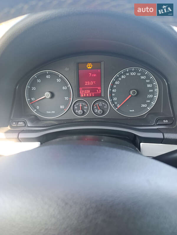 Хетчбек Volkswagen Golf 2009 в Сумах