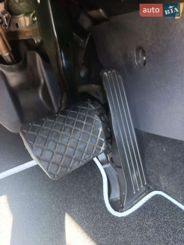 Хетчбек Volkswagen Golf 2009 в Сумах