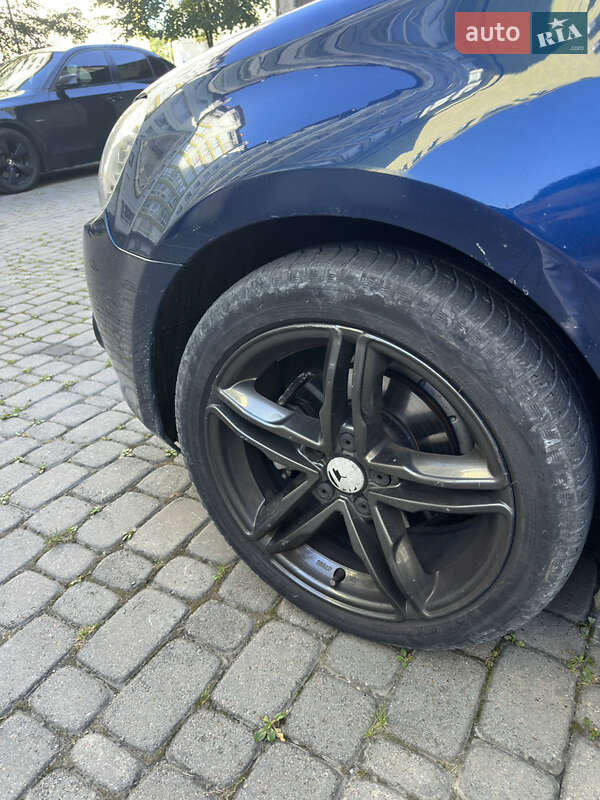 Хетчбек Volkswagen Golf 2011 в Івано-Франківську