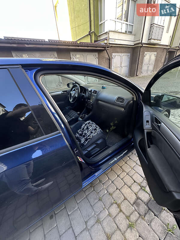 Хетчбек Volkswagen Golf 2011 в Івано-Франківську