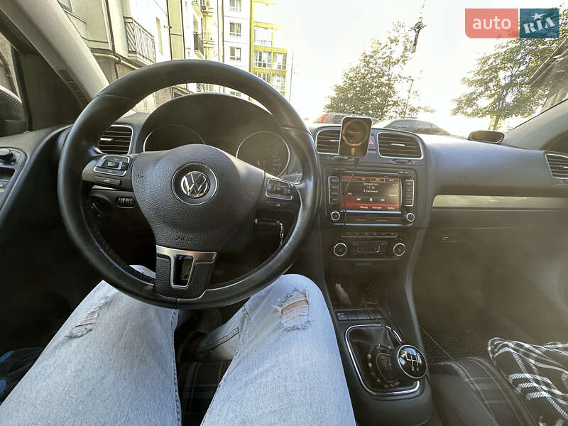 Хетчбек Volkswagen Golf 2011 в Івано-Франківську