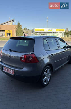 Хэтчбек Volkswagen Golf 2009 в 