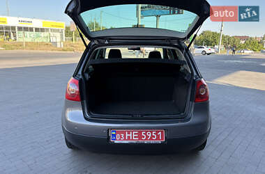 Хэтчбек Volkswagen Golf 2009 в 