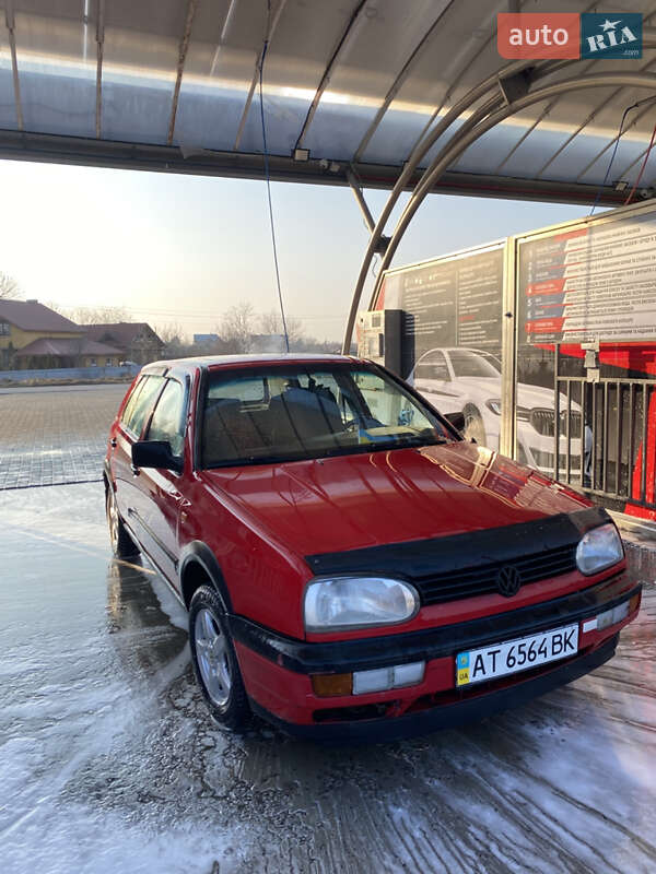 Хэтчбек Volkswagen Golf 1993 в Ивано-Франковске