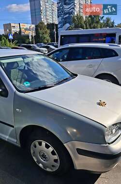 Хэтчбек Volkswagen Golf 2000 в Киеве