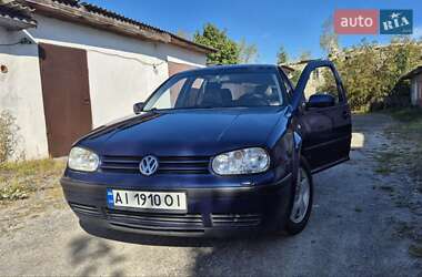 Хэтчбек Volkswagen Golf 2002 в Звягеле