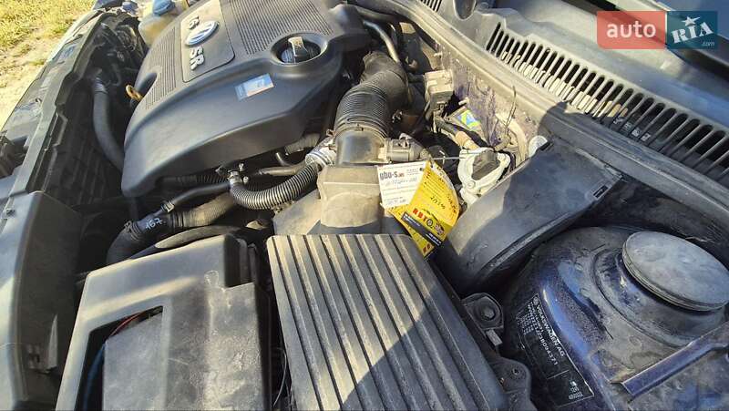 Хетчбек Volkswagen Golf 2002 в Звягелі