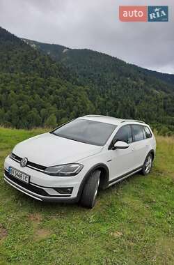 Універсал Volkswagen Golf 2017 в Полтаві