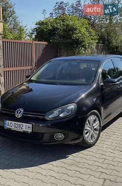 Хэтчбек Volkswagen Golf 2010 в Ужгороде