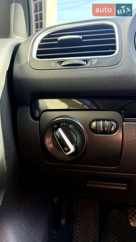 Хэтчбек Volkswagen Golf 2008 в Одессе