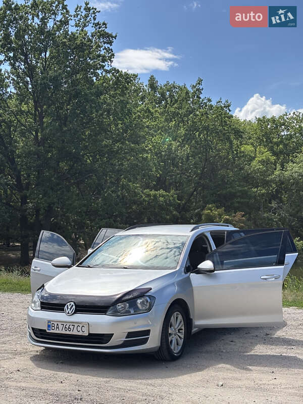 Универсал Volkswagen Golf 2016 в Знаменке