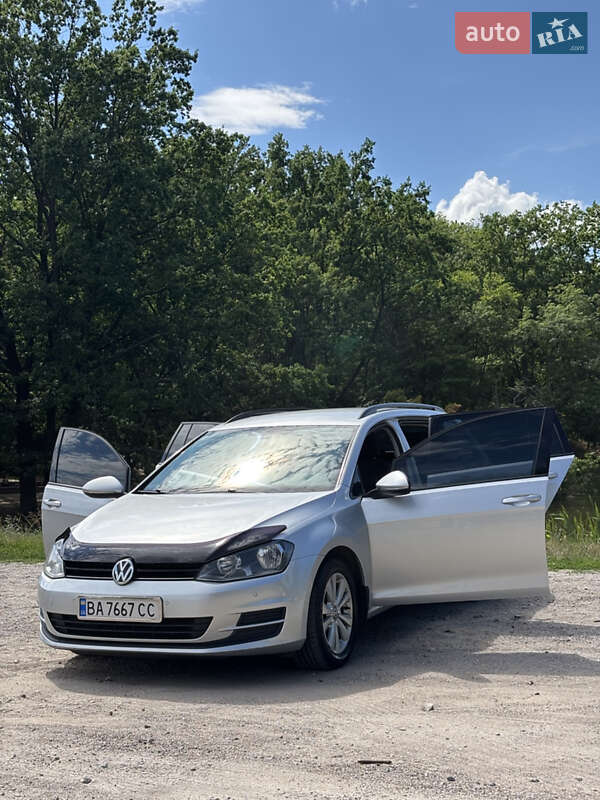 Универсал Volkswagen Golf 2016 в Знаменке