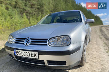 Хэтчбек Volkswagen Golf 2001 в Тернополе