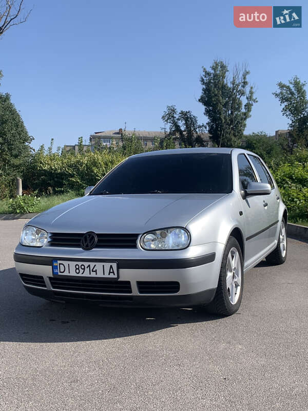 Хэтчбек Volkswagen Golf 2003 в Хмельницком